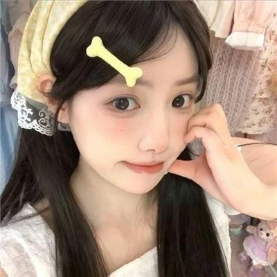 踉跄的女孩